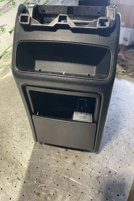 Consola centrala A 167 680 57 07 Mercedes-Benz GLE 2020