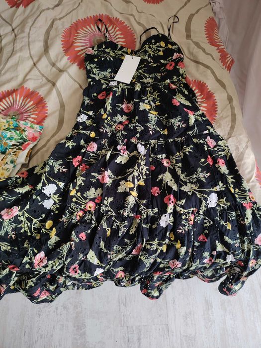 Нова рокля XS Zara