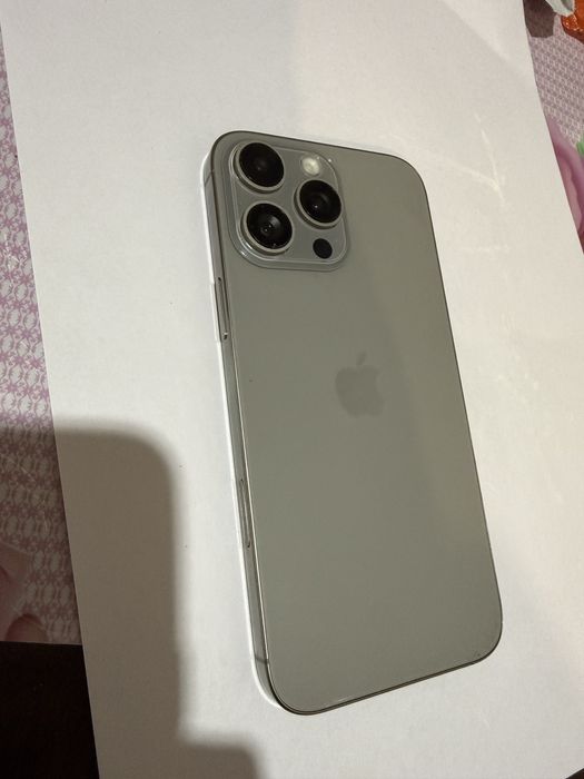 Продам телефон Айфон 16про макс