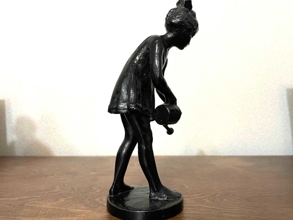 Касли Девочка с лейкой Редкая