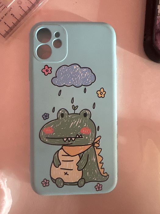 Продам чехлы на айфон 11