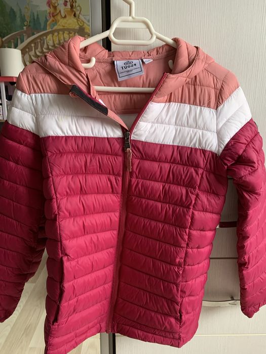 Vand geaca fete 12-13 ani