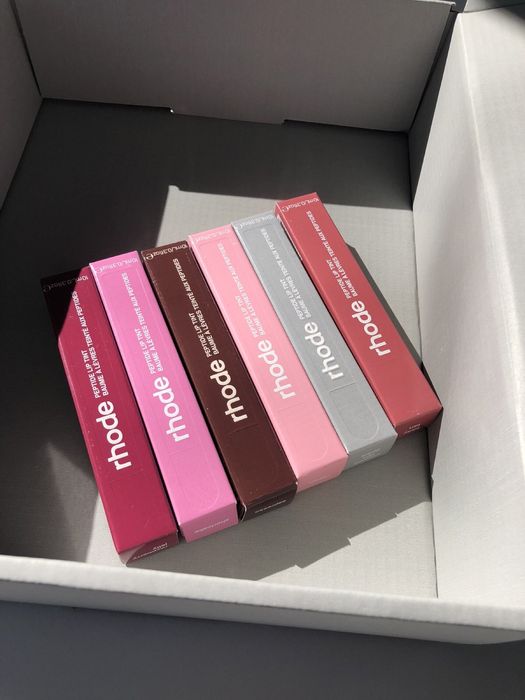 Rhode Peptide Lip Tint- Оригинални от Hailey Bieber , НАЛИЧНИ ЦВЕТОВЕ