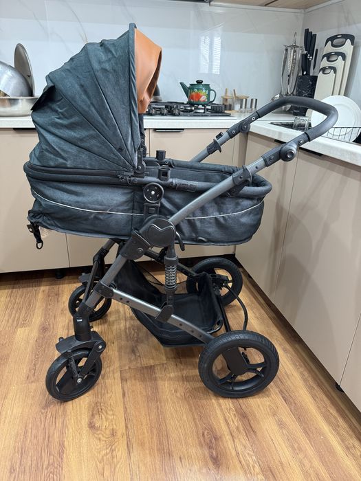 Продам детскую коляску