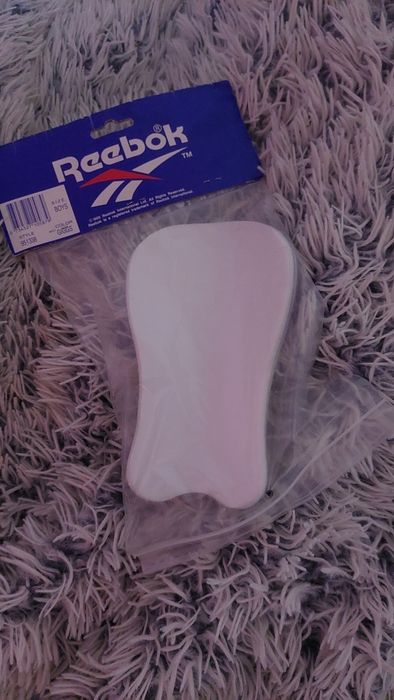 Aparatori de fotbal marca Reebok 17 cm