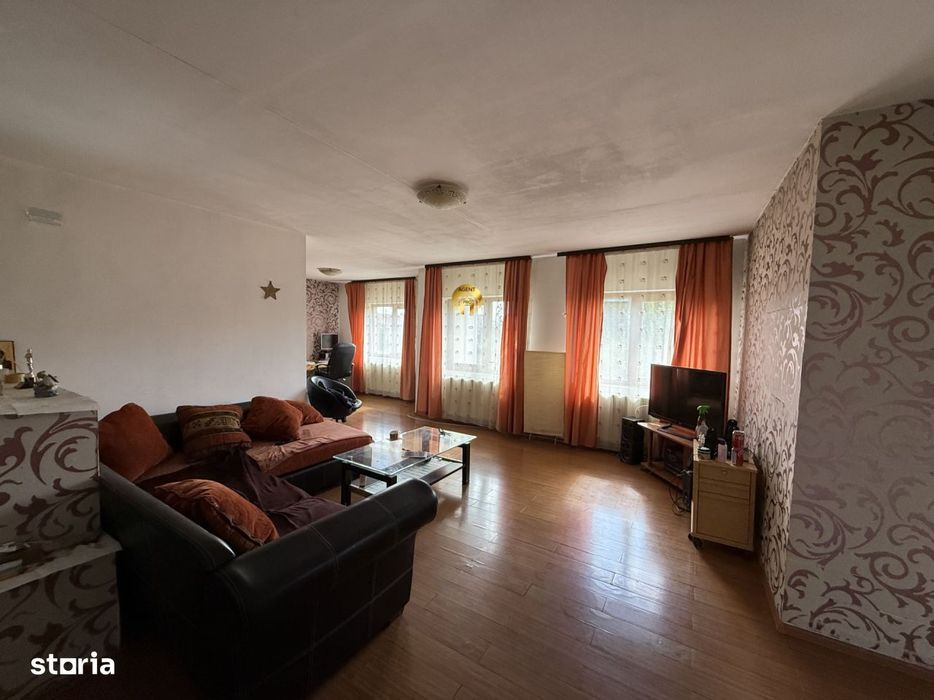 Casa de vanzare – 2 apartamente individuale | 6 camere | Strada Rah