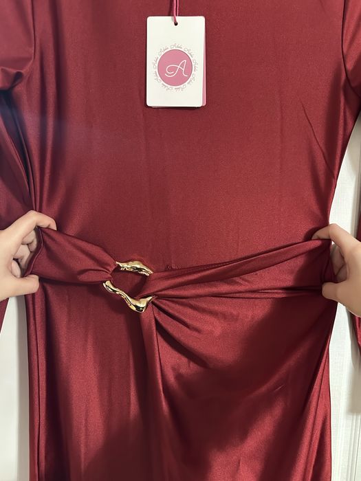 Рокля  в червен цвят