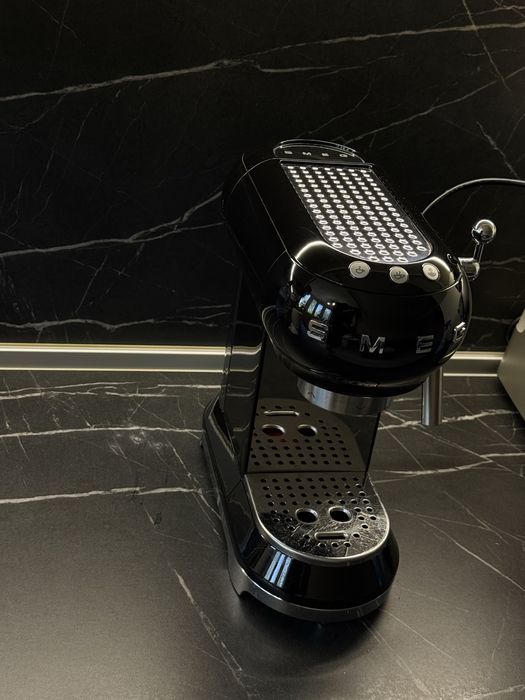 Smeg кафемашина черна