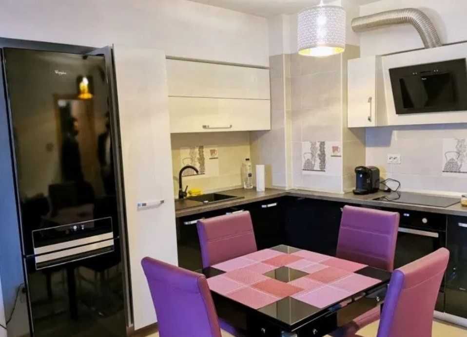 Дава се под наем Двустаен апартамент в Пловдив, Център - 47 кв.м за 137.7 € - Снимка #1