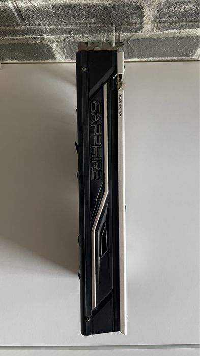 Видео карта XFX R9 8GB i SAPPHIRE NITRO RX580 8GB като нови