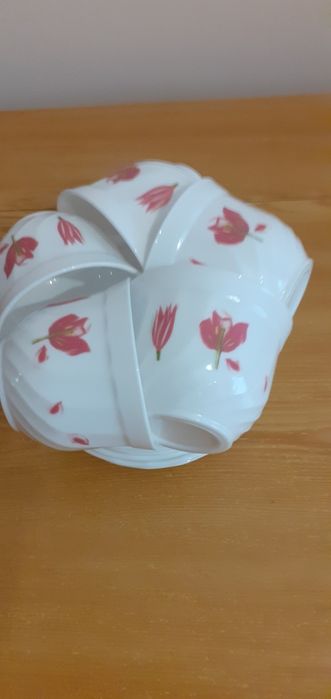 Продам чайные чашки с блюдцами