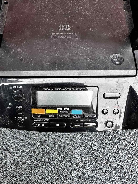 Sony , Bluethoot , NFC , Cd , Radio , USB , Aux