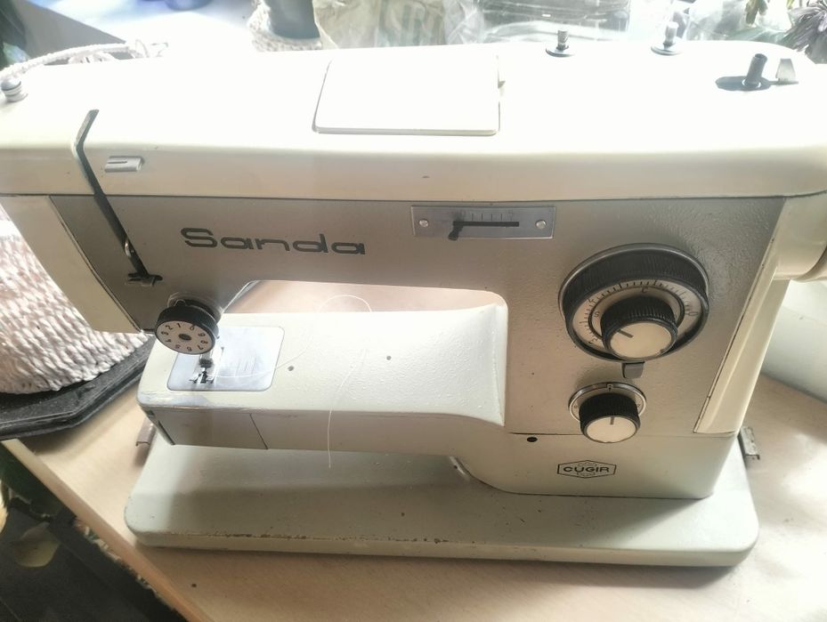 Masina de cusut Sanda funcțională