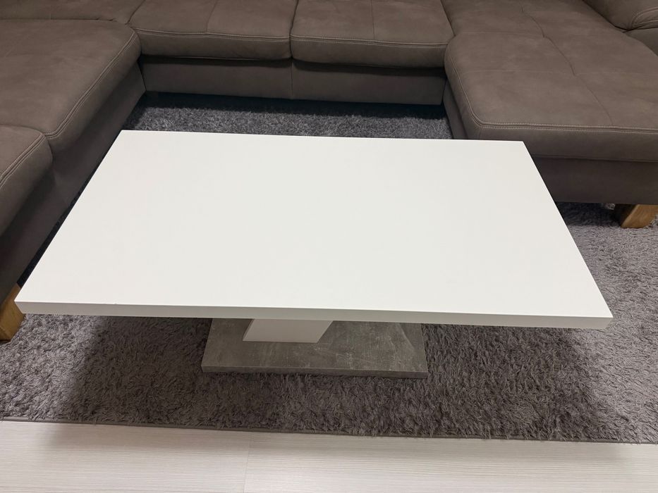 Холна маса - използвана,но в перфектно състояние