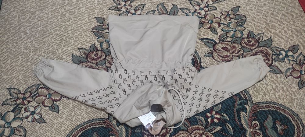 Куртка для девочек осень -весна хорошего качества.