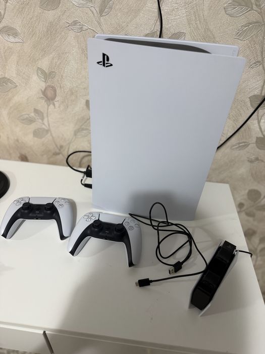 Продам PS5 новый