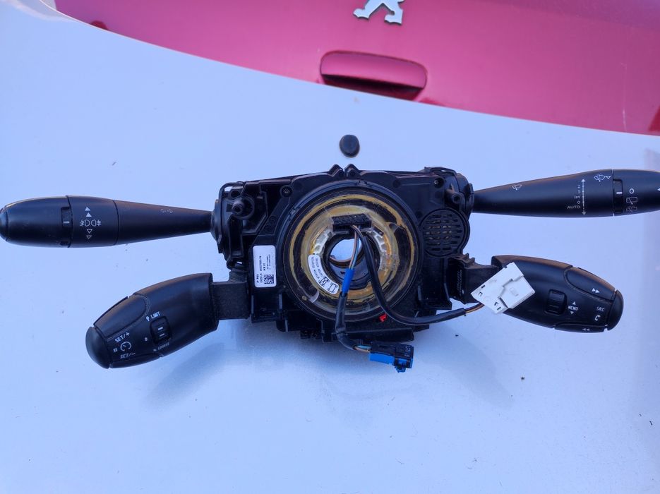 Конзола с лостчета Com 2008 за Пежо-5008