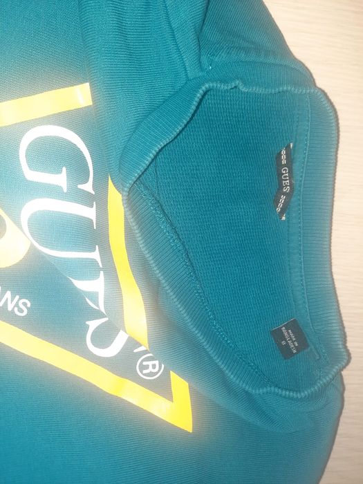 Суичър Guess и дънки H&M