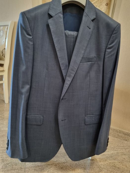 Костюм мужской тройка