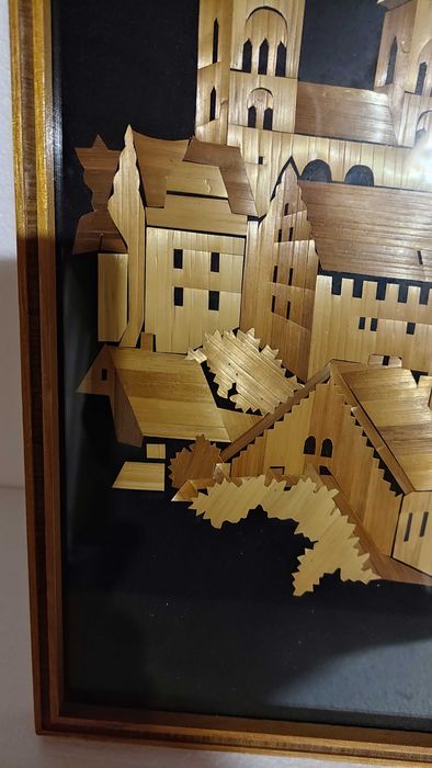 Уникална картина с къщи в дървена рамка и стъкло