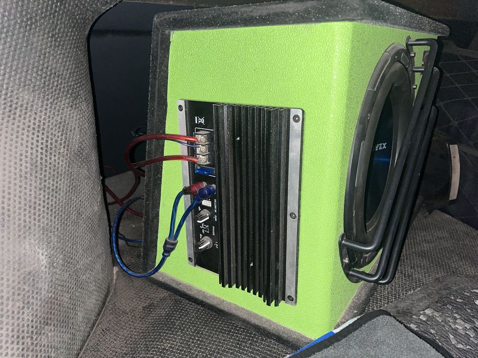 Сабуфер в хорошом состояние