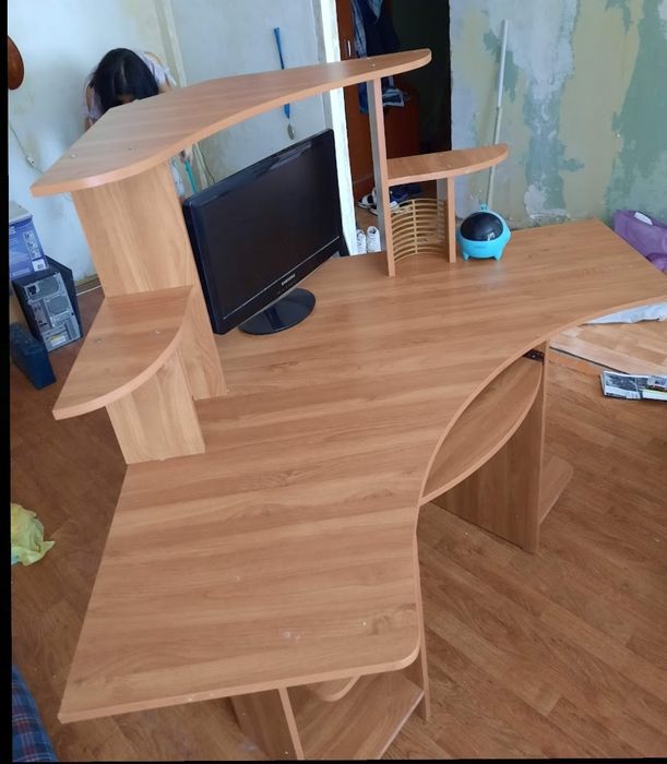 Компьютерный стол