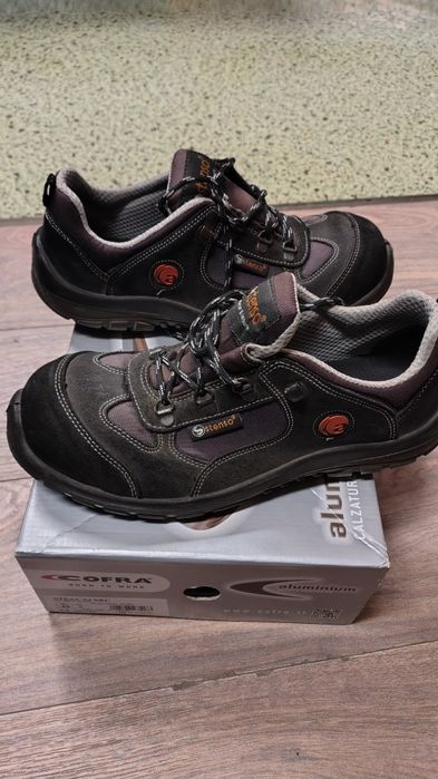 Работни обувки с бомбе