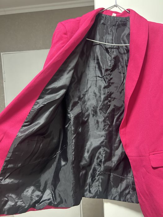 Продаю пиджаки классические