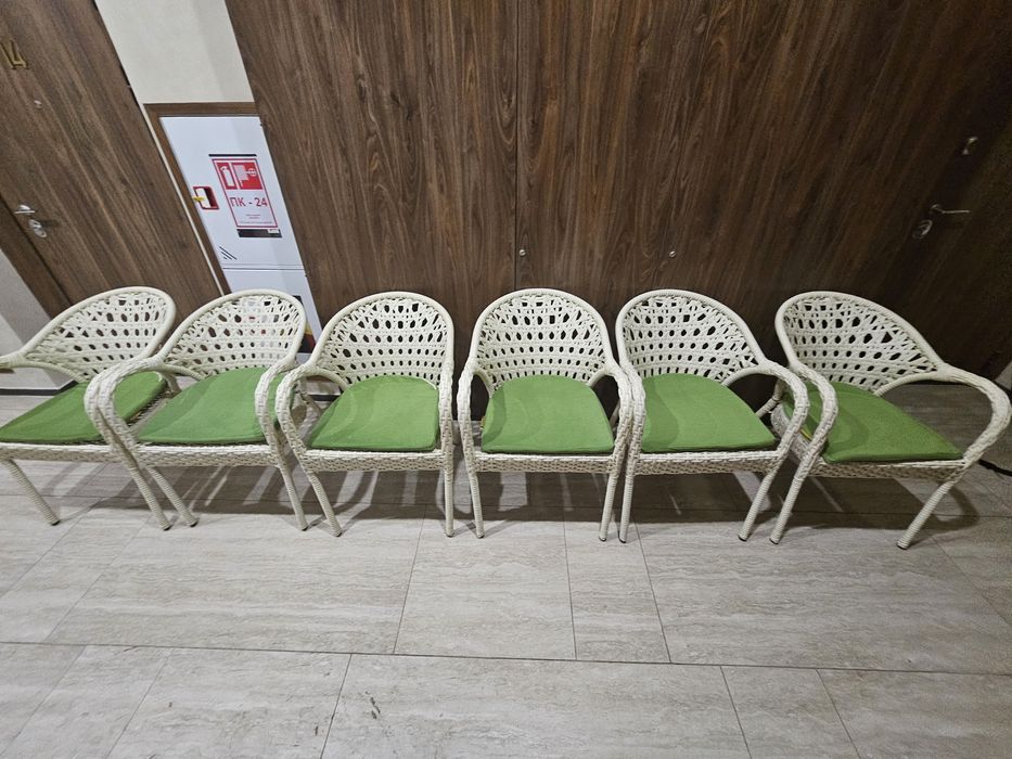 Столы и стулья,гамак  б/у в отличном состоянии