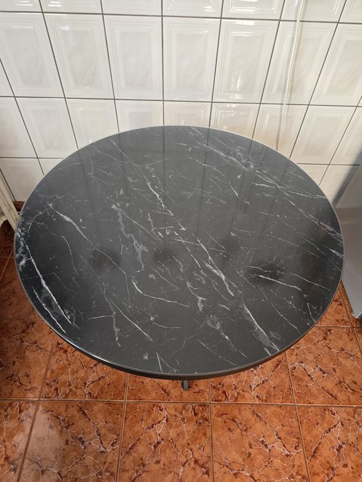 Masa bucatarie cu blat din PAL,  stil marmura neagra,