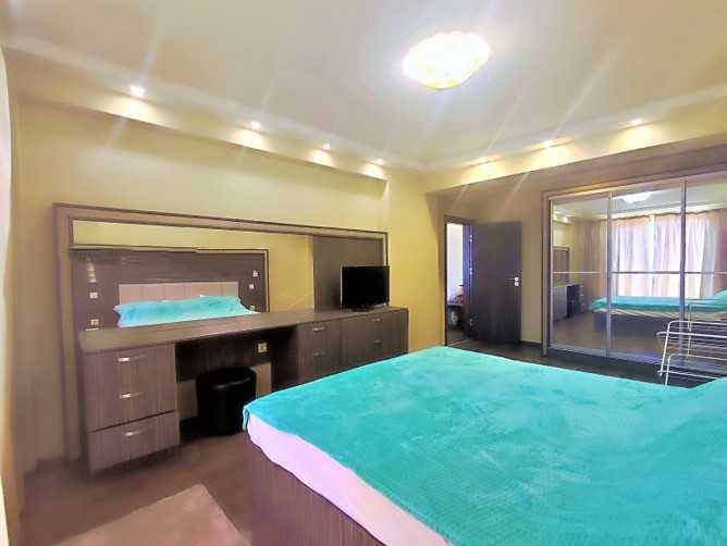 Дава се под наем Тристаен апартамент в Варна, Център - 140 кв.м за 900 € - Снимка #5