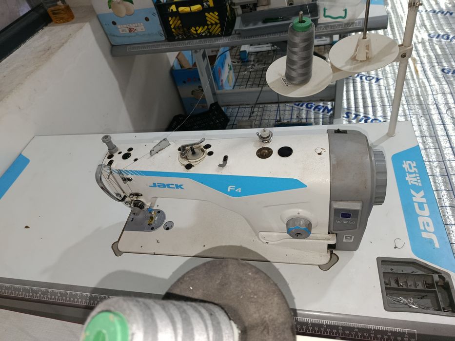 Jak tikuv mashinalari sotiladi. Narxini kelishtirib beramiz.