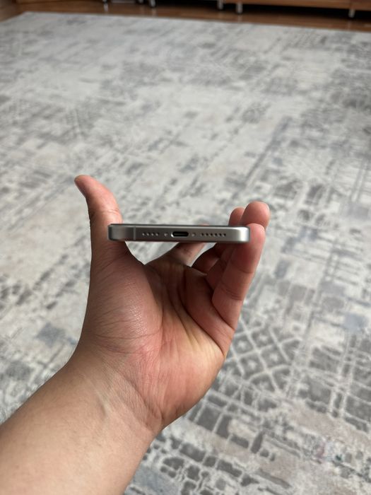 Продам iPhone 15 Pro Max 256