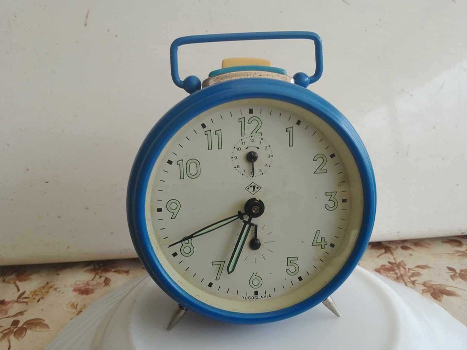 Ceas desteptator de masa-mecanic . JNSA - fosta YUGOSLAVIA .