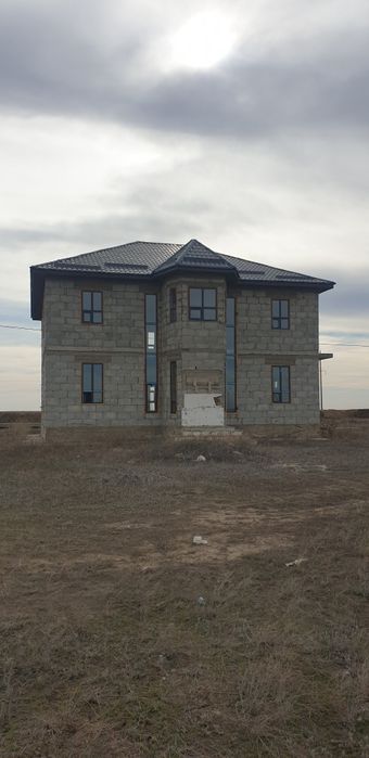 Недостройный дом.