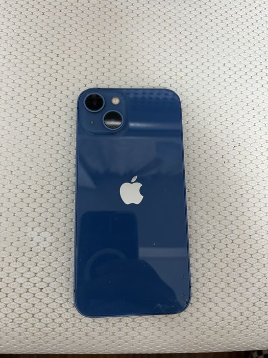 Iphone 13 в хоршем состоянии.