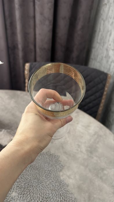 Бокалы для вина или напитков