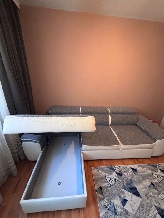 Canapea extensibila cu lada Mobexpert