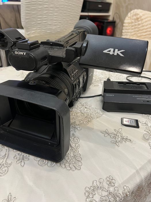 Sony FDR-AX1 4K Професионална Видеокамера