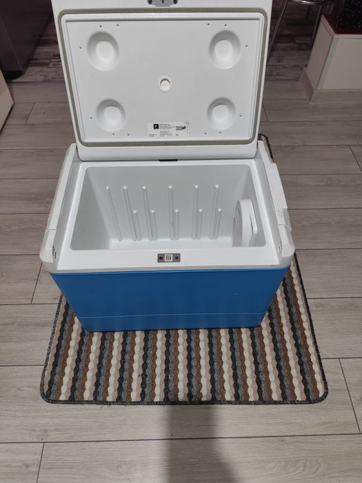 Lada frigorifica Coleman 12 v