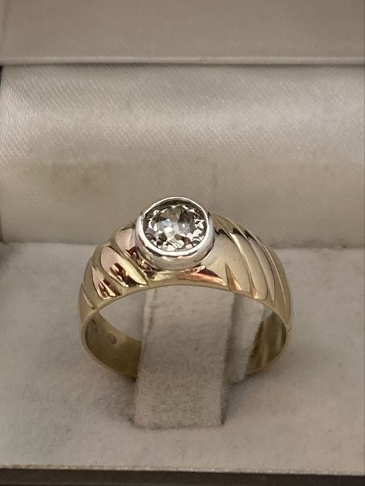 Inel aur cu diamant 0.66ct