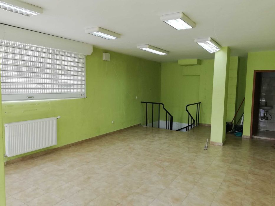 Отдавам под наем помещение на две нива