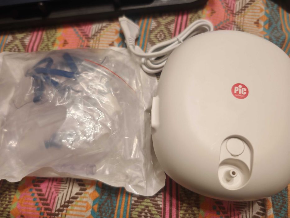 Аерозолен компресорен инхалатор Pic с нови маска и маркучи