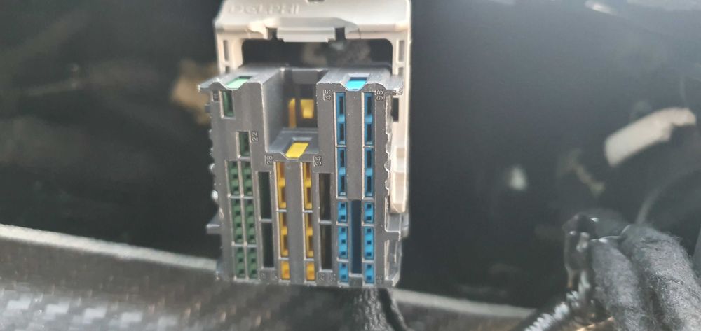 Оригинална мултимедия за пежо 208 ел 2021г.