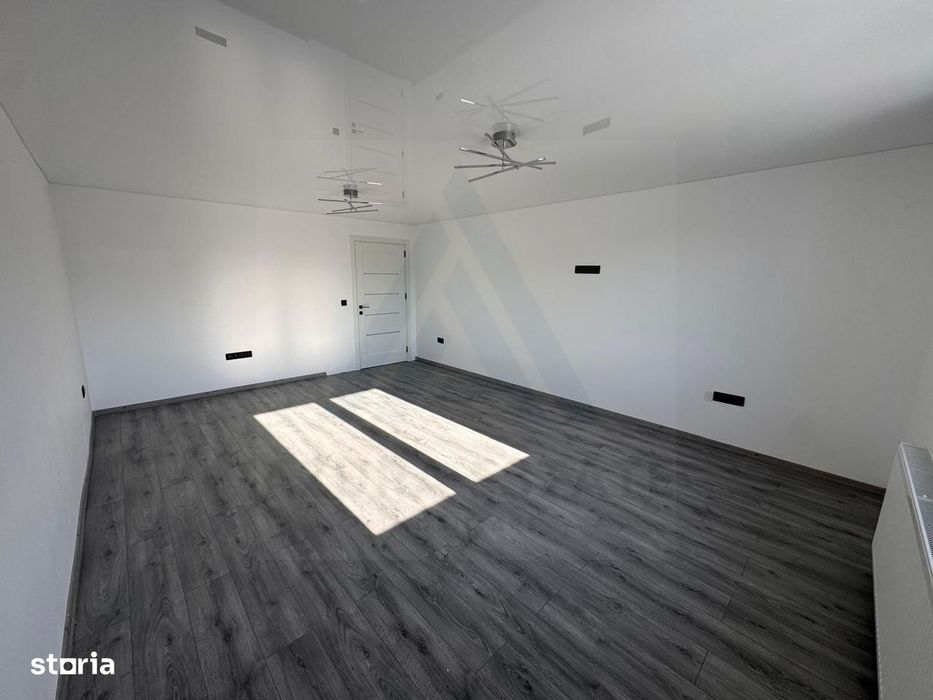 Casa moderna constructie noua 195 mp utili 100 mp curte in Sura Mare
