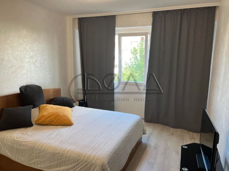 Продава се Тристаен апартамент в София, Илинден - 88 кв.м за 2273 €/кв.м - Снимка #5