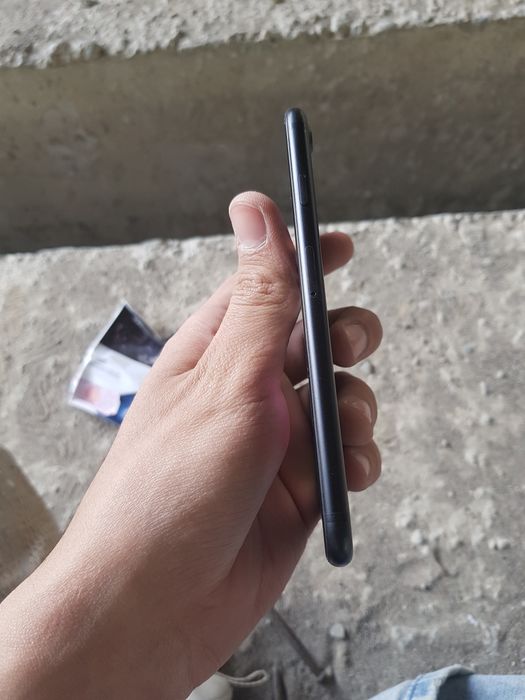 Iphone 7 rangi qora 32 gb