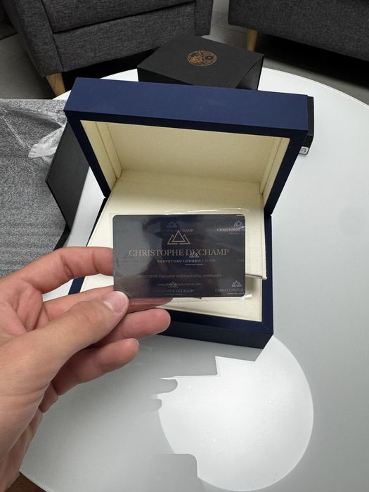 ЧасовникChristophe Duchamp