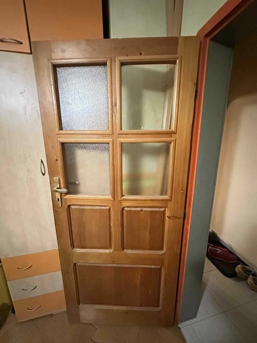 Масивни дървени интериорни врати (със и без стъкло)