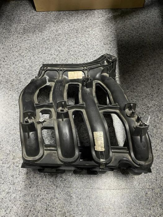 Колектор впускной 2112 механический дроссель лада